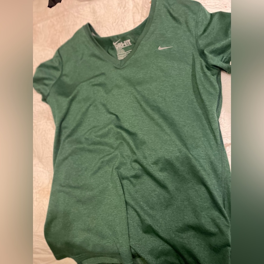Under Armour & Nike xl short sleeve shirts